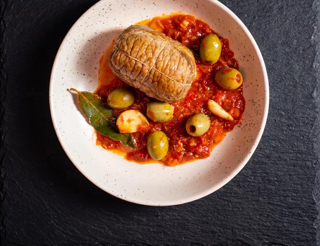 Paupiettes de veau et sauce tomate mijotée aux olives vertes