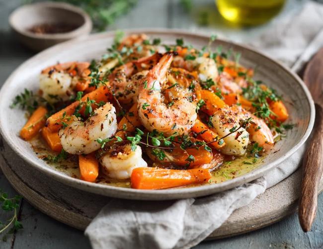 Salade de crevettes, carottes rôties et miel