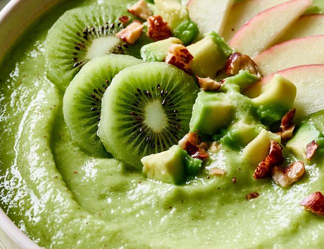 Green Smoothie Bowl : avocat, kiwi, pomme