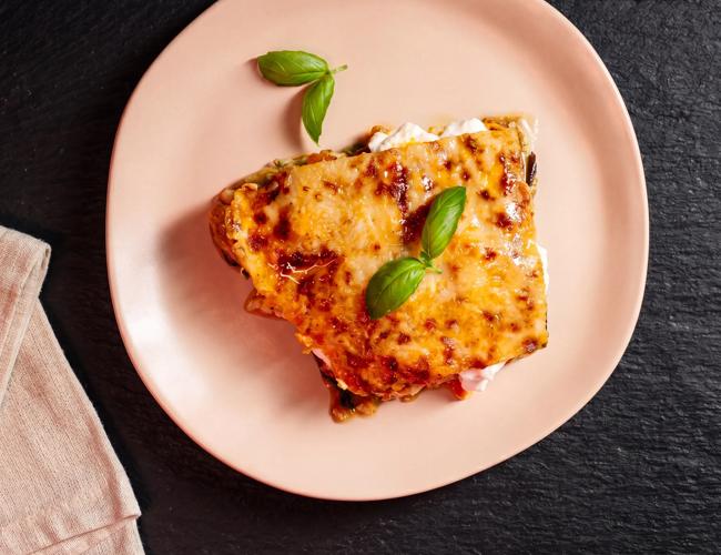 Aubergines parmigiana, burrata fondante & basilic frais