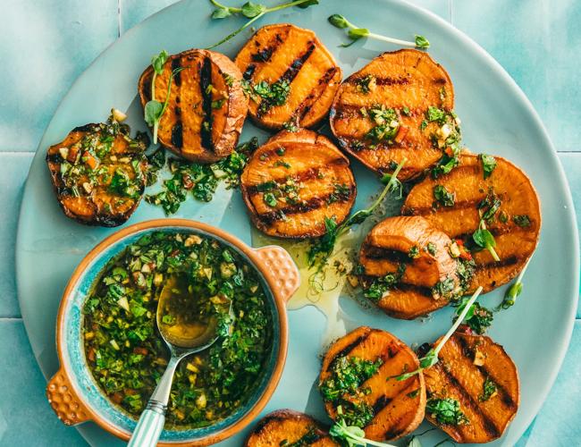 Patates douces grillées, sauce chermoula