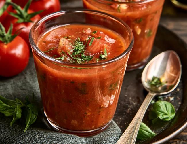 Gaspacho de tomates anciennes, huile d’olive et vinaigre balsamique