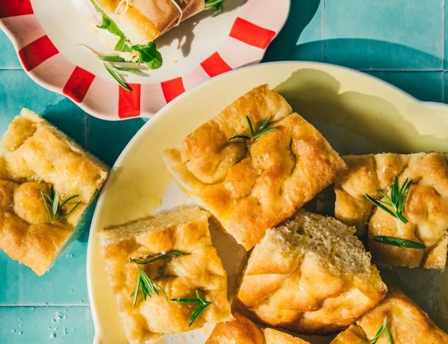 Focaccia au romarin (+ 3 idées de sandwichs à réaliser avec)
