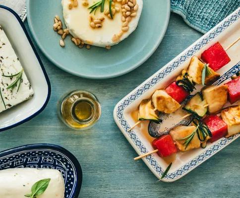 Brochettes halloumi pastèque laquée