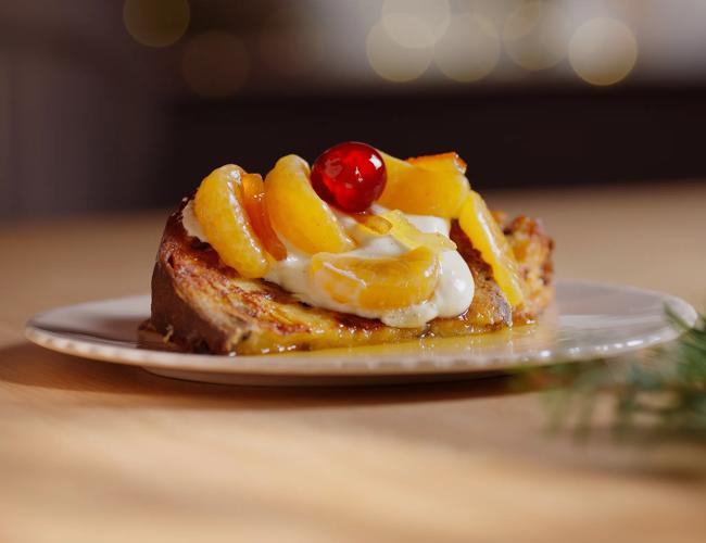 Panettone en pain perdu, chantilly, suprême de clémentine et fruits confits