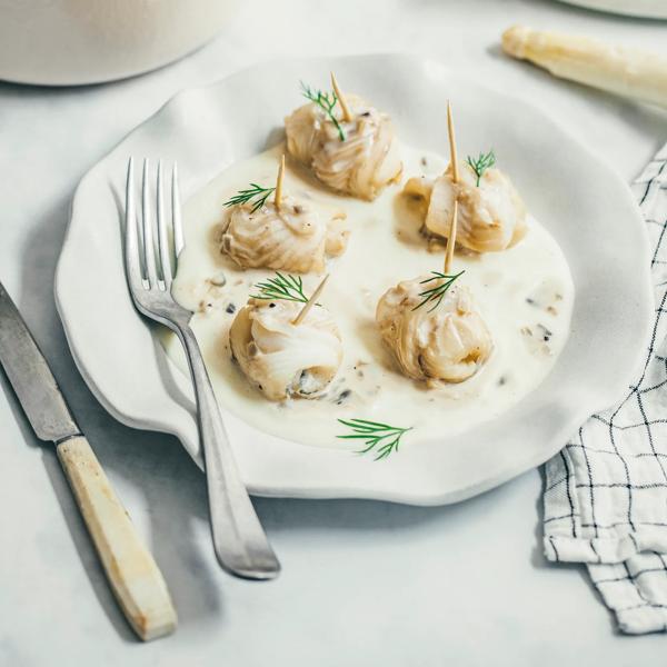 Roulés de sole, sauce blanche et crème d'asperges blanches